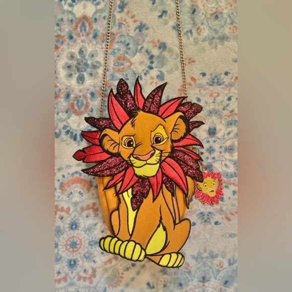 Danielle Nicole Disney The Lion King Simba Die Cut Crossbodyw/TradingPinKeychain - Picture 4 of 13